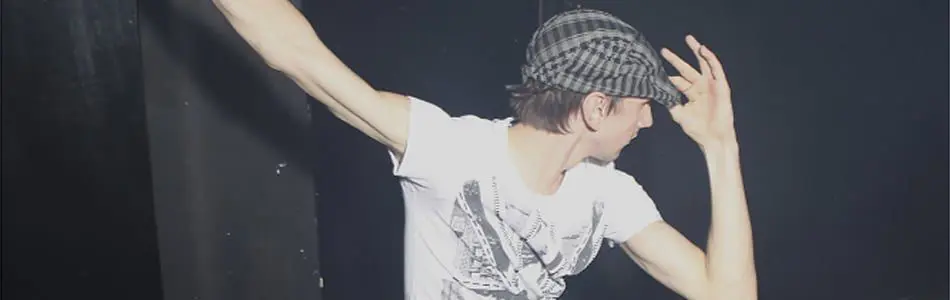 Vogueing with the Underground Dancer