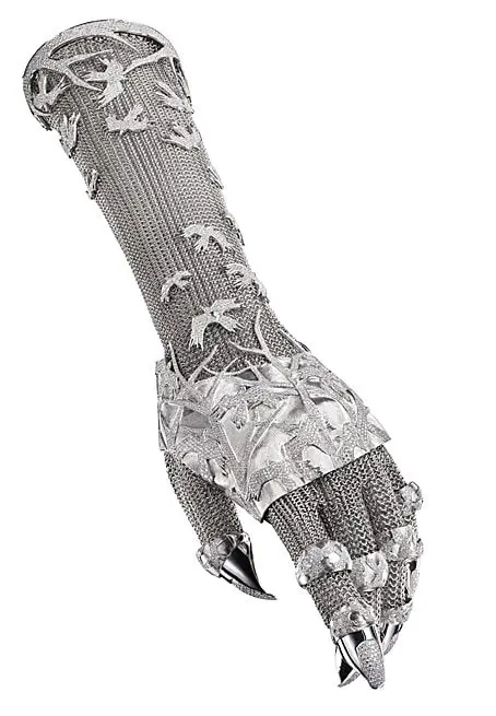 Jewellery Exhibition: Contra Mundum, 18ct white gold & diamond bespoke glove by Shaun Leane and Daphne Guinness