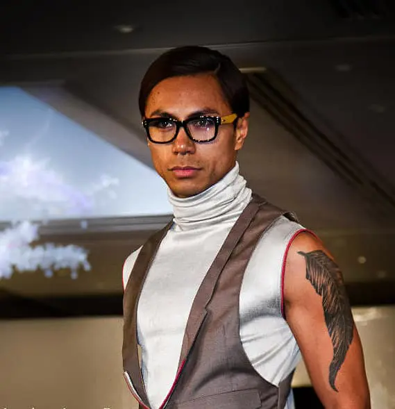 colin leslie,glasses