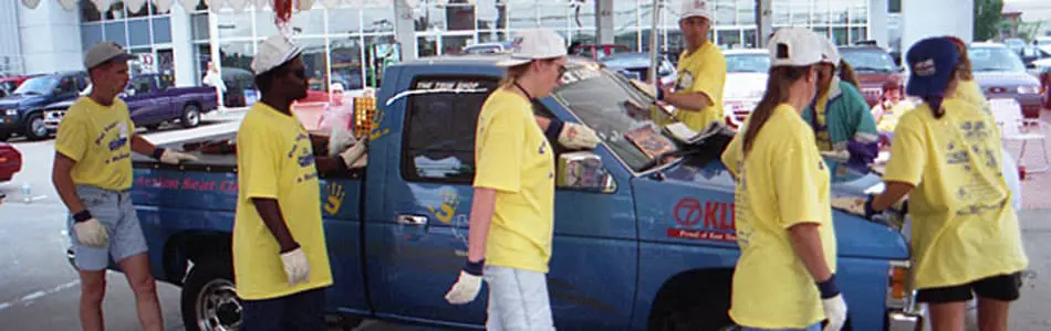 Hands on a Hardbody documentary – How to Win a Truck in Texas