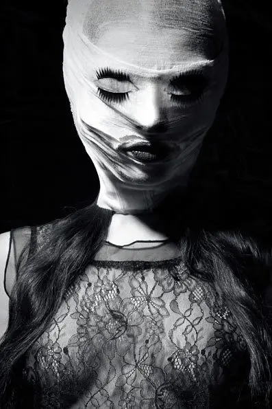 Strange Beauty: Darkly Surreal Beauty photography by Anna Ciupryk & Monika Kolodziej