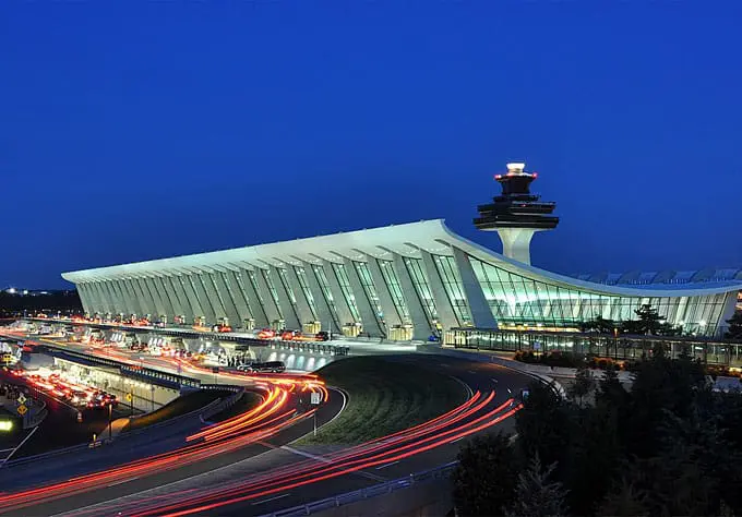 5 factors that influence airport parking rates