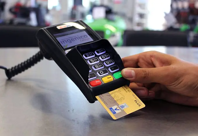 What will be the effects of becoming a cashless society?
