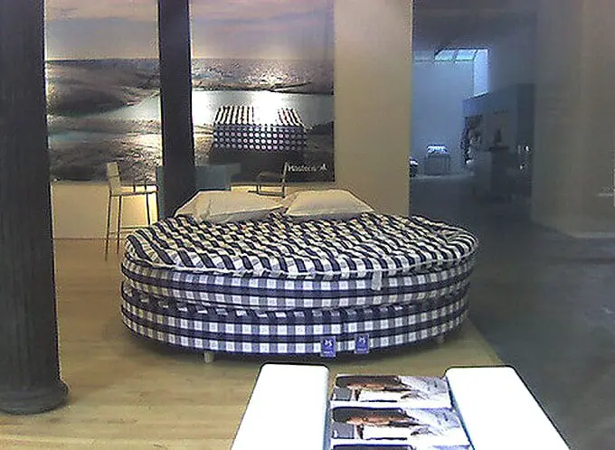 Why round beds are so popular?