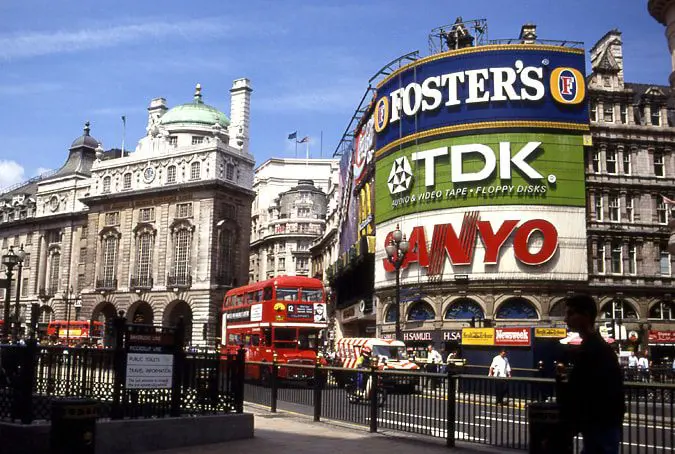 How to hail a cab in different cities around the world