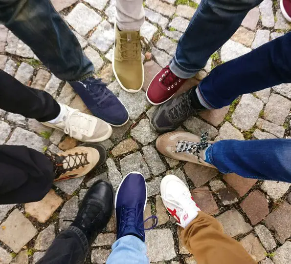 guide to wearing sneakers