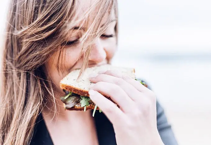 5 tips to encourage healthy eating at work