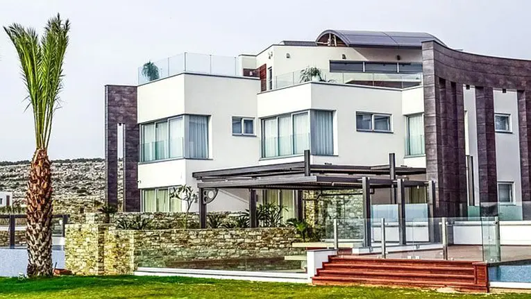 celebrity house hunt