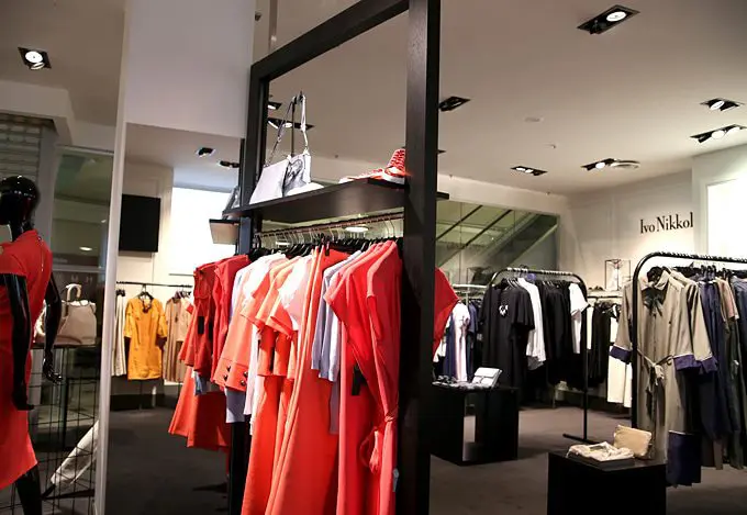 Fashion store lighting guide