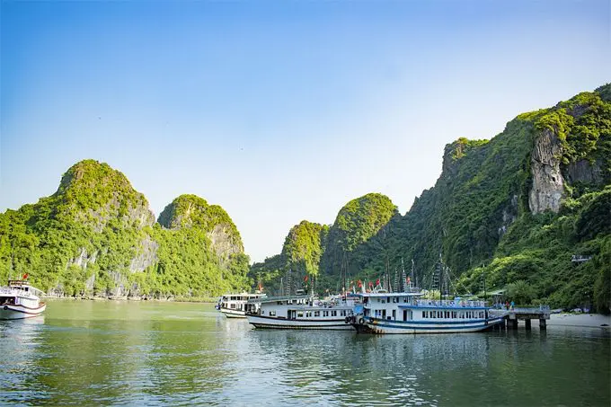 Tips on How To Make Your First Halong Cruise a Memorable Experience