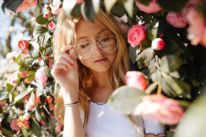 Tips for wearing glasses on your wedding day