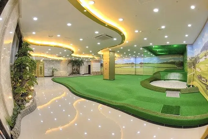 How to Improve Your Golf Skills While You’re Stuck at Home