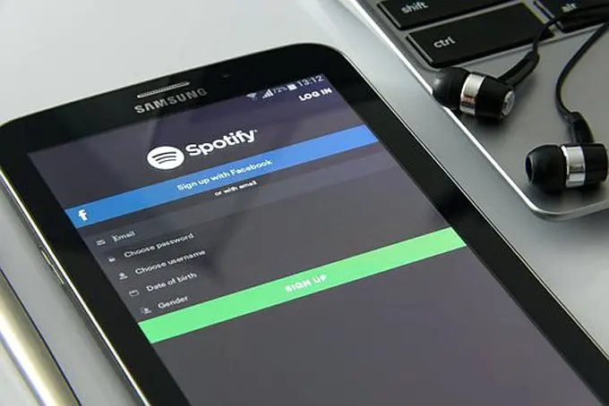 4 Ways to Get Noticed on Spotify