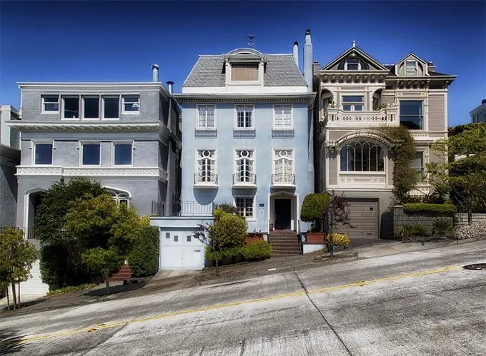 Want to Get Into House Flipping? Here’s What You Need to Know