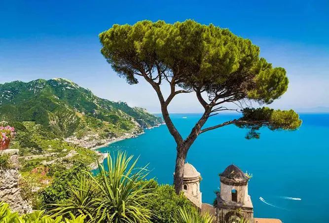 Holidays and its scents: the best Italian holiday destinations matched with perfumes