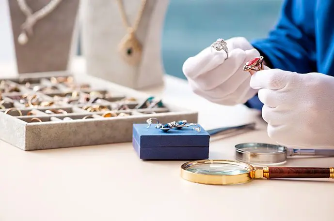Why You Should Auction Your Fine Pieces Of Jewelry Rather Than Straight Up Selling Them?
