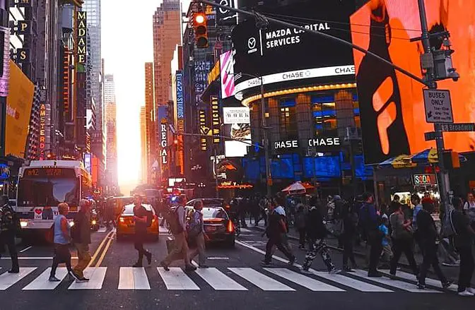 Supermarket & Food Processing Digital Screen Solutions