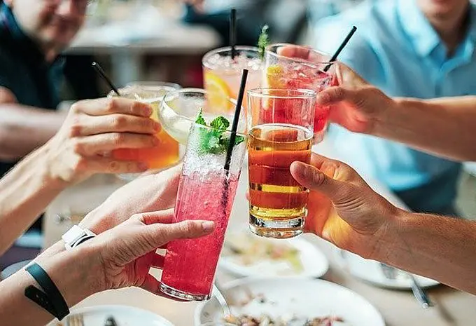 Top Tips for Throwing a Memorable Party This Summer