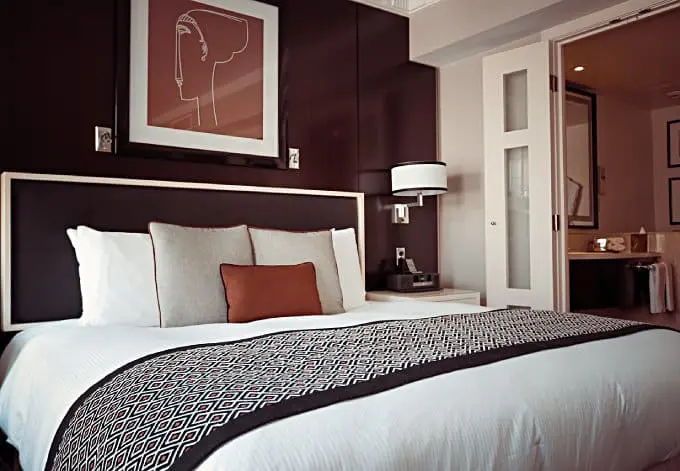 4 Reasons to Use Luxury Linen Bedding