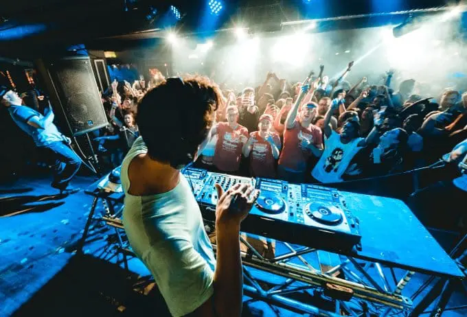 Raving During the Winter? Keep these 5 Things in Mind