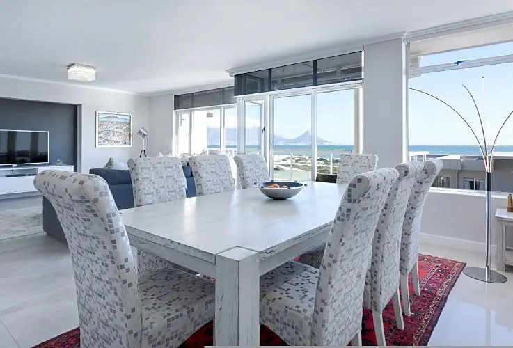 5 Things Every Dining Room Needs