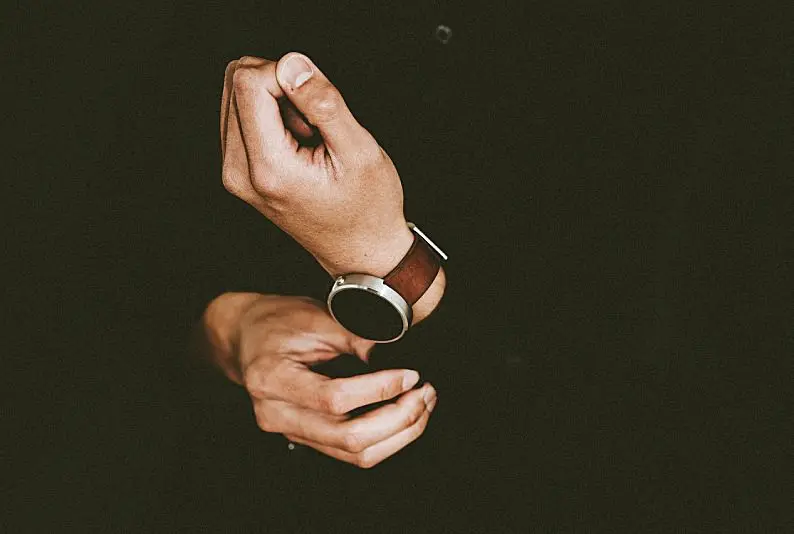 Accessorize Like a Pro: Tips and Tricks for Effortlessly Stylish Looks