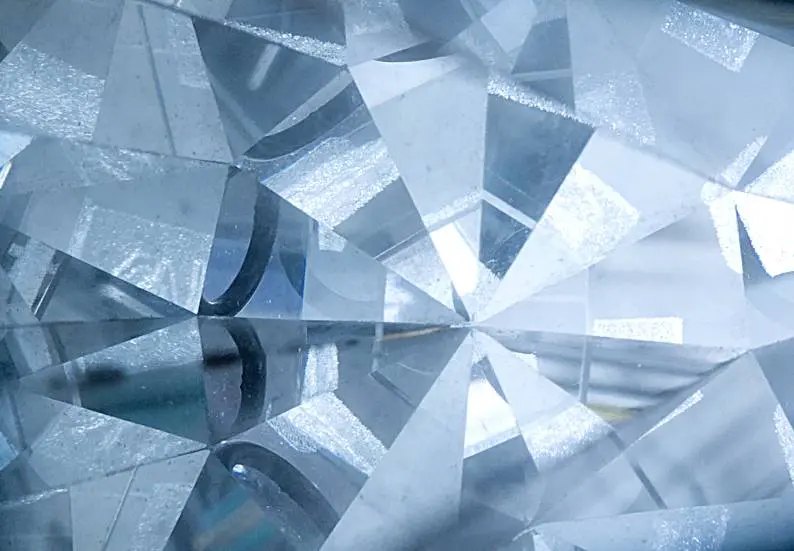 What Makes a Diamond Necklace a Timeless Fashion Statement?