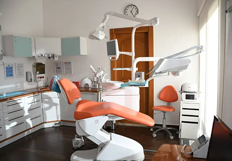 How Technological Advancements Enhance Dental Practices’ Online Visibility