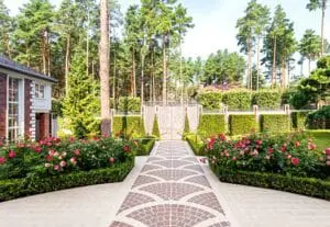 Choosing Right Fencing Home