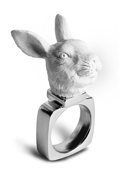 Contemporary Jewellery: ring by Haoshi Design