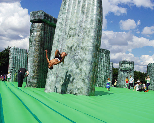 inflatable Stonehenge deller