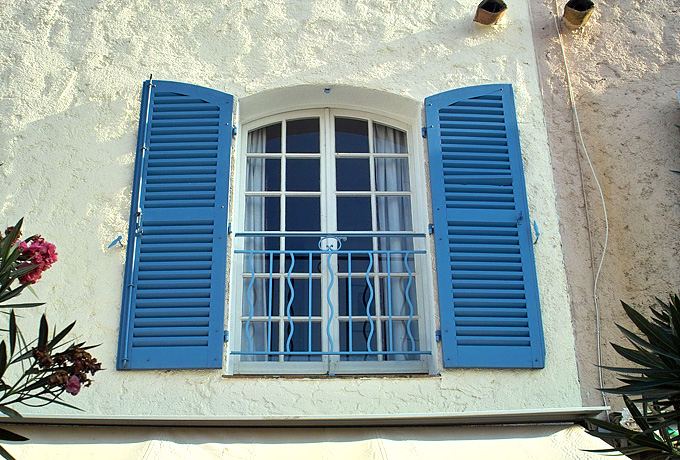 shutters or curtains