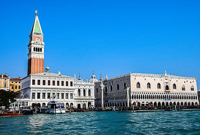 Venice Travel Guide