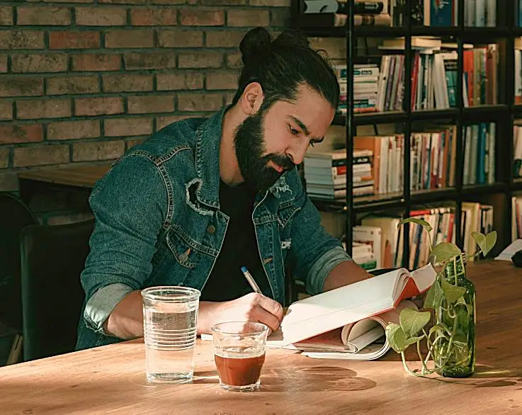 The Foundational Steps: Education, Skills, and Early Experiences for Aspiring Book Editors