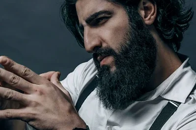 Natural vs. Chemical Black Beard Dyes: Which One is Safer for Your Facial Hair?