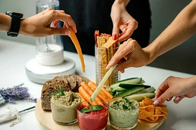 5 Simple Strategies to Eat Healthier in a Hectic City Life