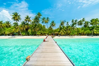 How Local Businesses Are Using Simple Visuals to Connect with Island Communities