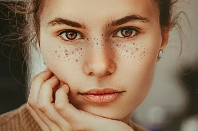 5 Eyebrow Growth Serum Ingredients That Dermatologists Recommend