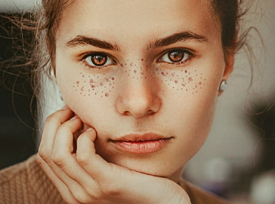 5 Eyebrow Growth Serum Ingredients That Dermatologists Recommend