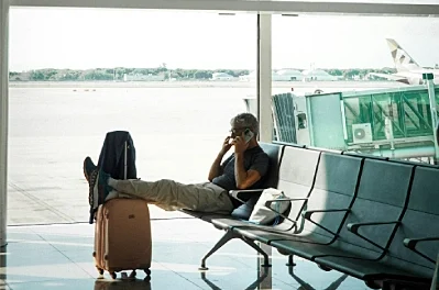 How Smart Travellers Avoid Roaming Charges Abroad in 2026