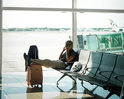 How Smart Travellers Avoid Roaming Charges Abroad in 2026