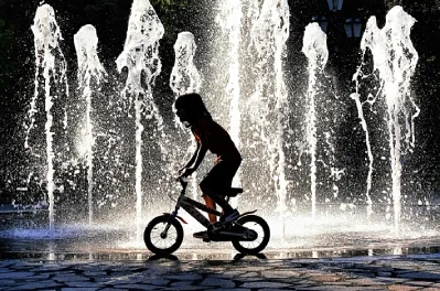 Neo Outlaw vs RiiRoo: Which Kids’ Electric Bike Is the Better Choice?